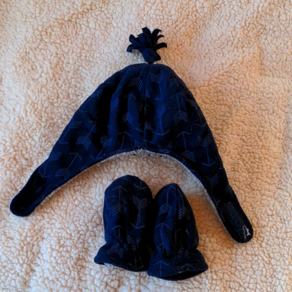 Infant medium hat and gloves